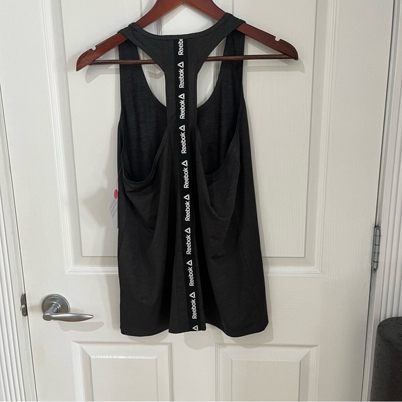 Reebok grey loose and flowy tank top size medium - Picture 6 of 8